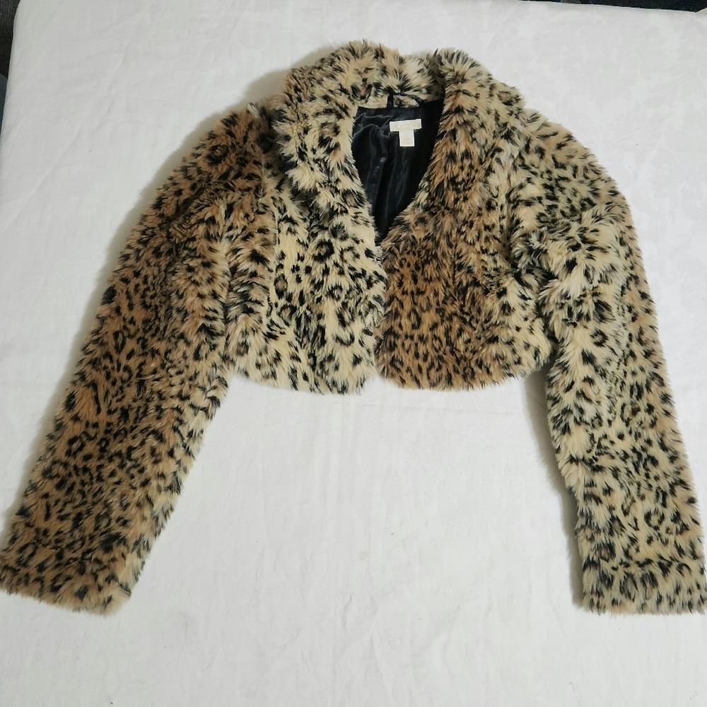 The Children's Place leopard cropped coat. Size large